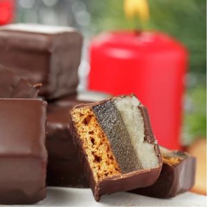 Desserts that start with D - Dominostein