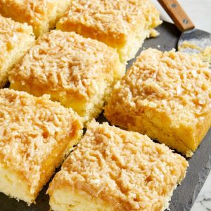 Desserts that start with D - Drømmekage